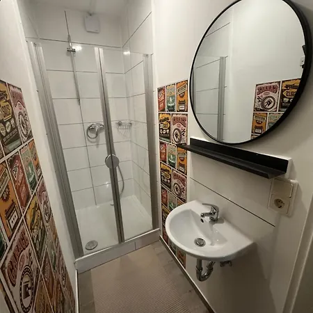Gaestezimmer Paris Im Werkmotel Winhoring